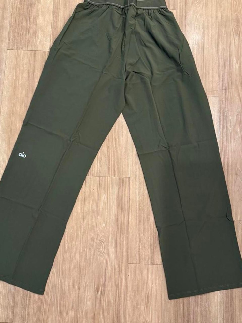 ALO Yoga Men’s Olive Green Wide-Leg Sweatpants